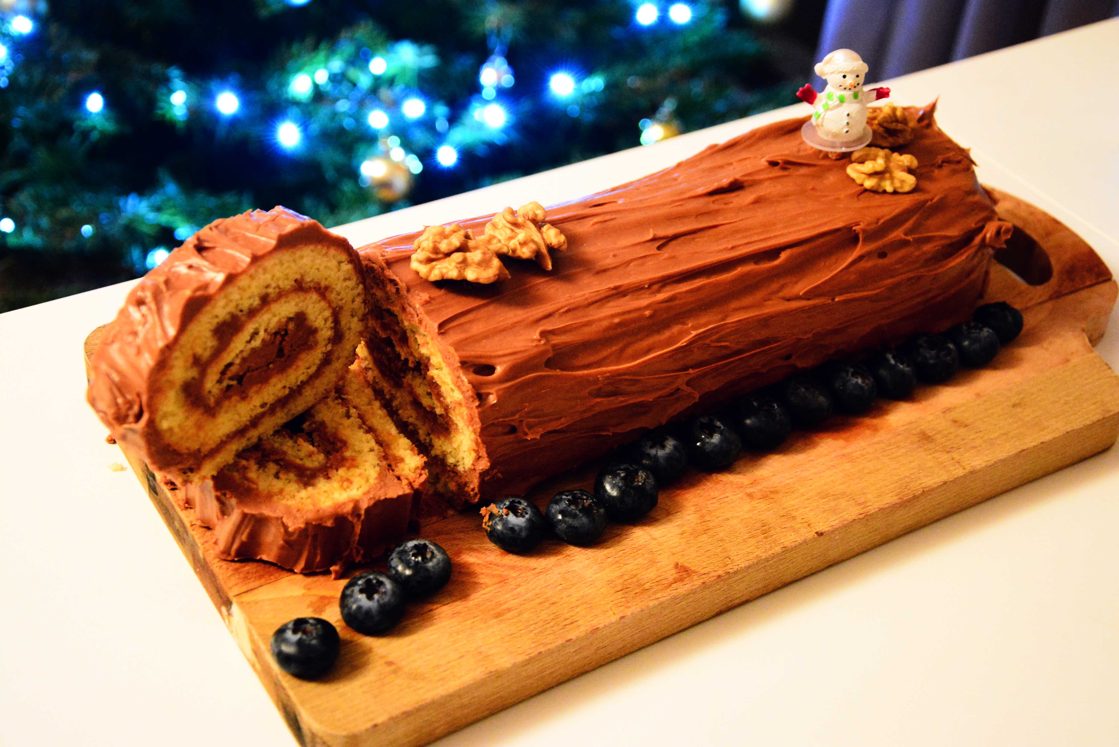 Bûche Capuccino festive décorée