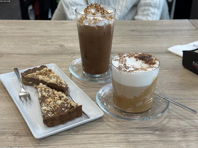 Gâteau au chocolat zigzag au chocolat riche