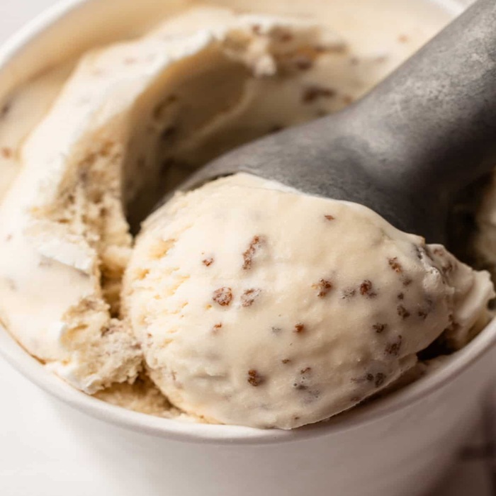 Glace minute Tupperware bien frais servi en coupe